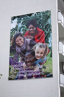 Banner an der Hausfassade Amersfoorter Str./Ecke Nimweger Str.